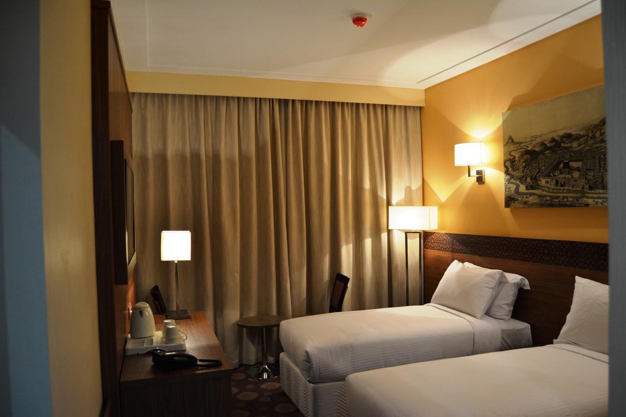 Grand Makkah Hotel La Mecque Extérieur photo A room at the hotel