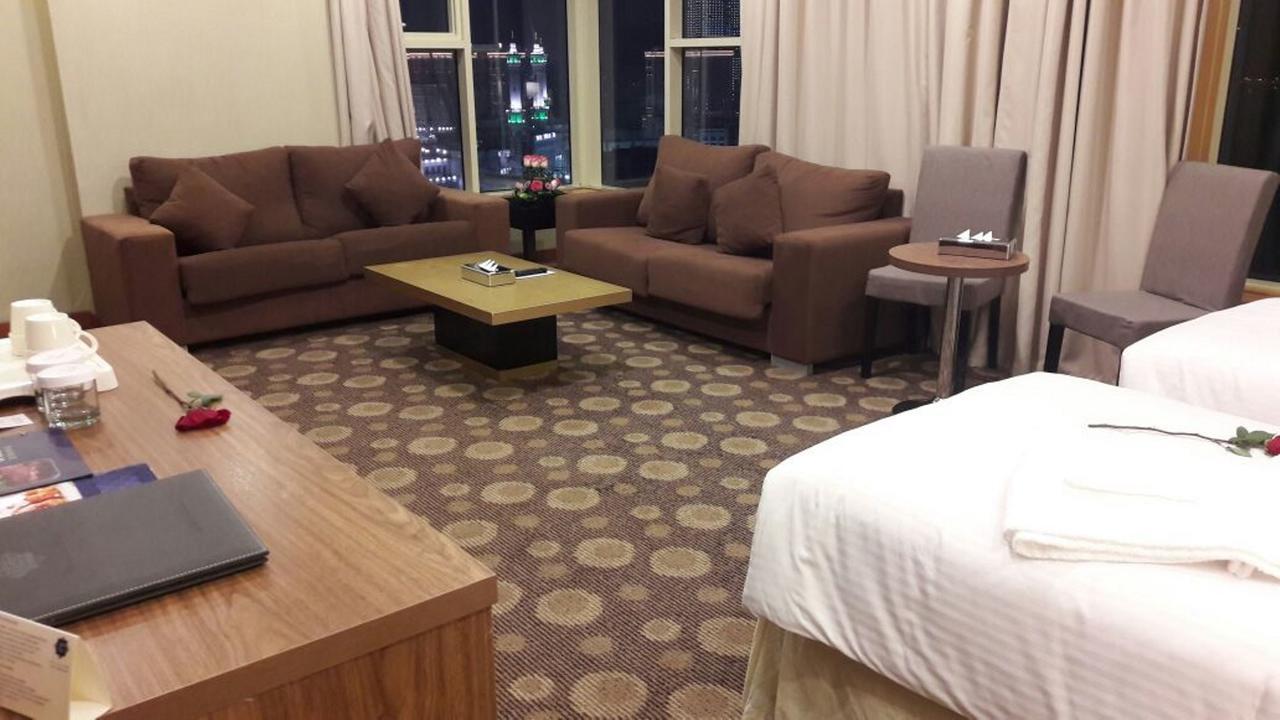 Grand Makkah Hotel La Mecque Extérieur photo A room at the hotel