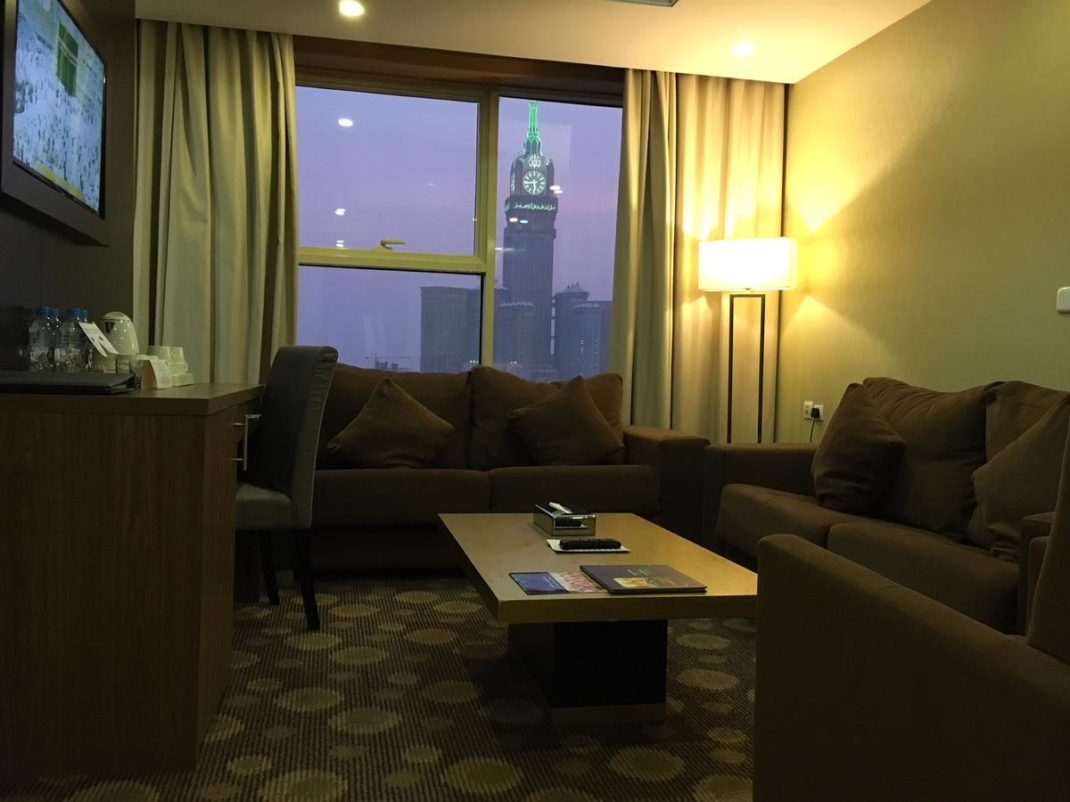 Grand Makkah Hotel La Mecque Extérieur photo Suite at the hotel