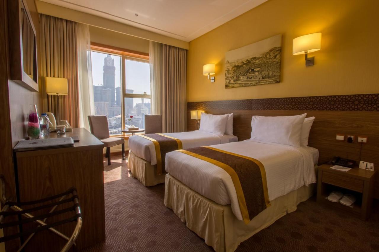 Grand Makkah Hotel La Mecque Extérieur photo A room at the hotel