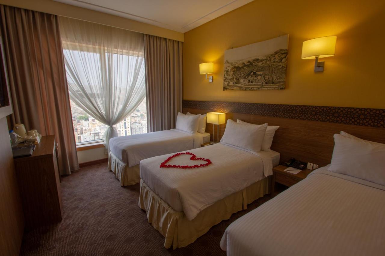 Grand Makkah Hotel La Mecque Extérieur photo A room at the hotel